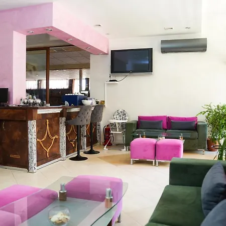 فندق Akladi Family 3*